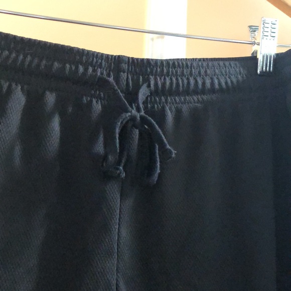 Navy & green gym shorts - Picture 3 of 4